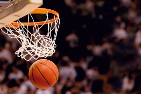 开云体育官方网址-巴黎大师赛转会风云：波士顿凯尔特人盯上锋线强援，浓眉或成交易筹码